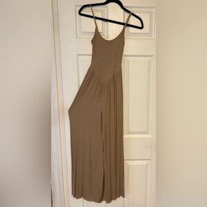 Elegant Tan Jumpsuit American Eagle XS